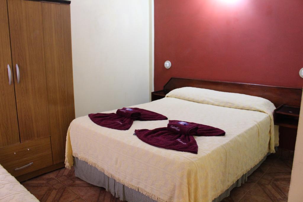 Residencial Noelia Hostel Πουέρτο Ιγκουασού Εξωτερικό φωτογραφία