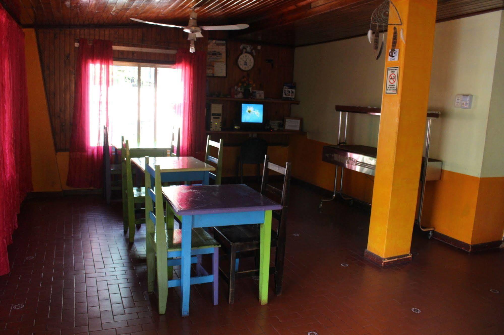 Residencial Noelia Hostel Πουέρτο Ιγκουασού Εξωτερικό φωτογραφία
