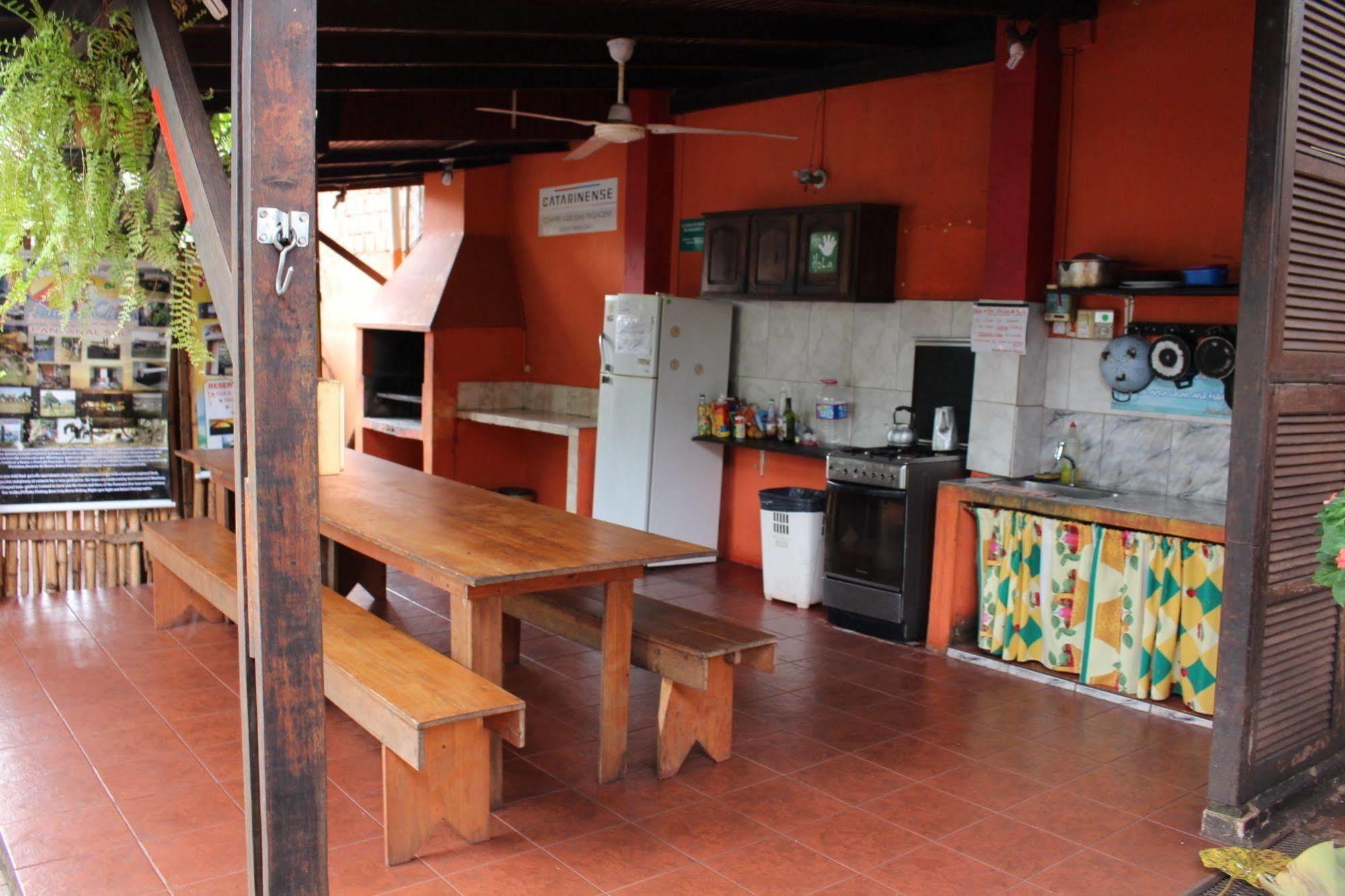 Residencial Noelia Hostel Πουέρτο Ιγκουασού Εξωτερικό φωτογραφία