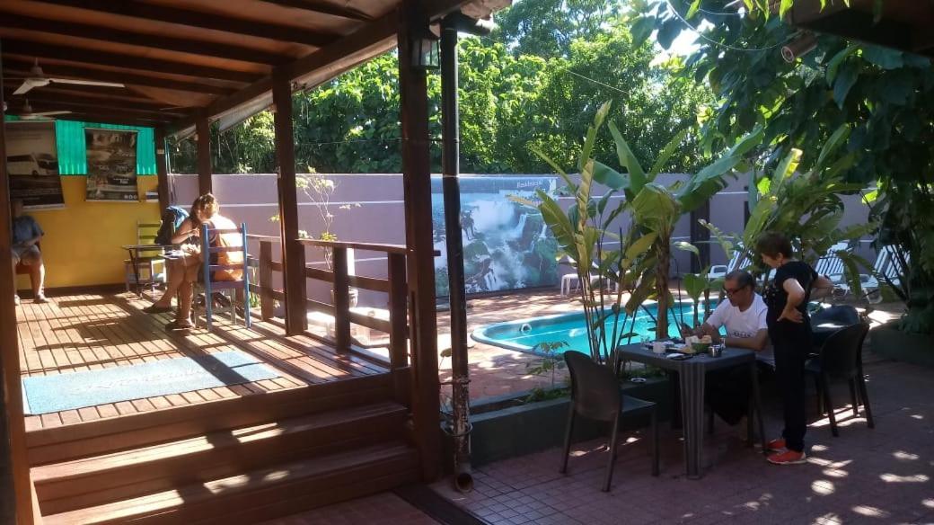 Residencial Noelia Hostel Πουέρτο Ιγκουασού Εξωτερικό φωτογραφία