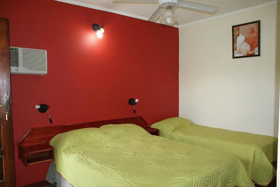 Residencial Noelia Hostel Πουέρτο Ιγκουασού Εξωτερικό φωτογραφία